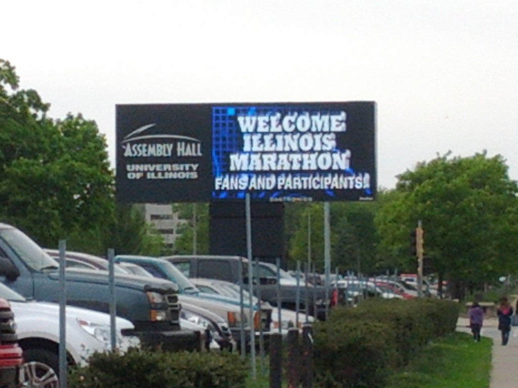IL marathon sign