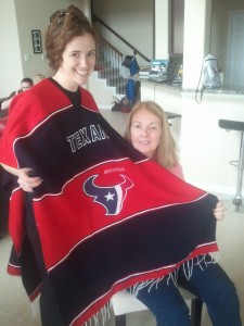 my bro decided that I needed to wear the magical Texans serape... so I thought my mom could wear it, too.